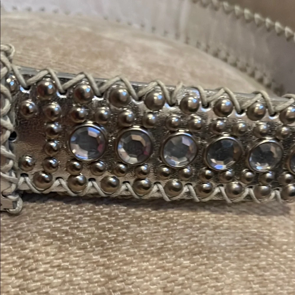 Woman’s western belt size  large Silver studded rhinestone embellished detail
